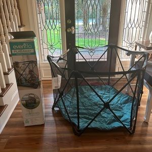 Evenflo Play Away Portable Play Yard